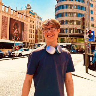 сааша тут ✌?