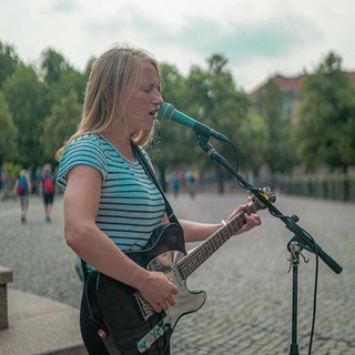 HAGNÄS (Laura Hoo) busking in Berlin Telegram channel