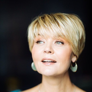 YULIA MENSHOVA