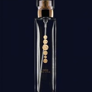 духи нюхают или слушают